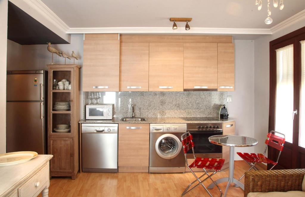 Apartamentos Alcoba De Baco Barbastro Cameră foto